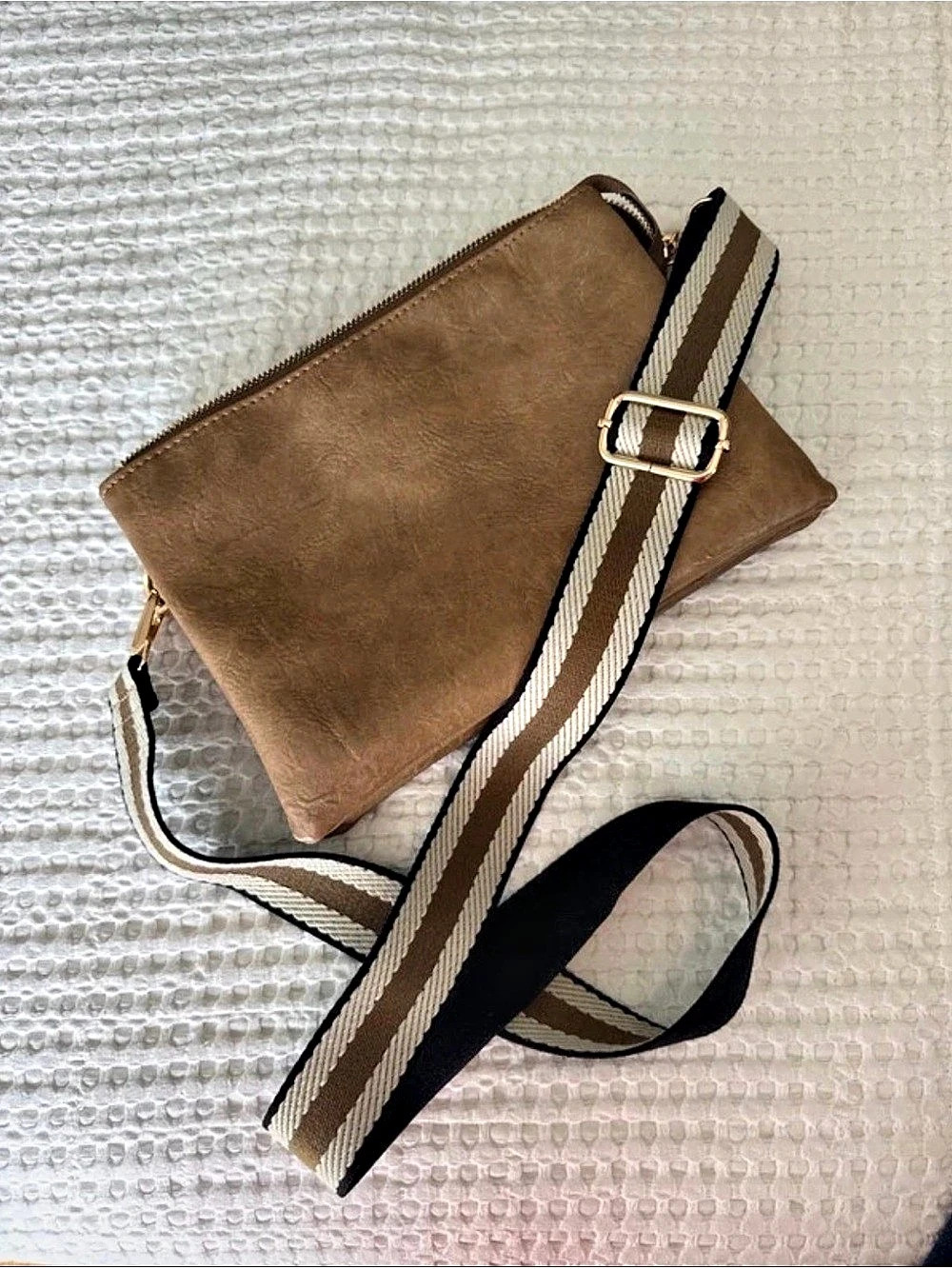 Jen & Co Striped Crossbody Bag in Brown Like New